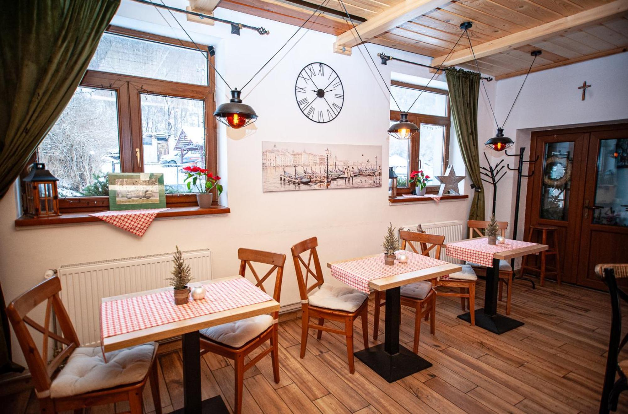 Hostinec Pod Ubocou Valaská Exteriör bild
